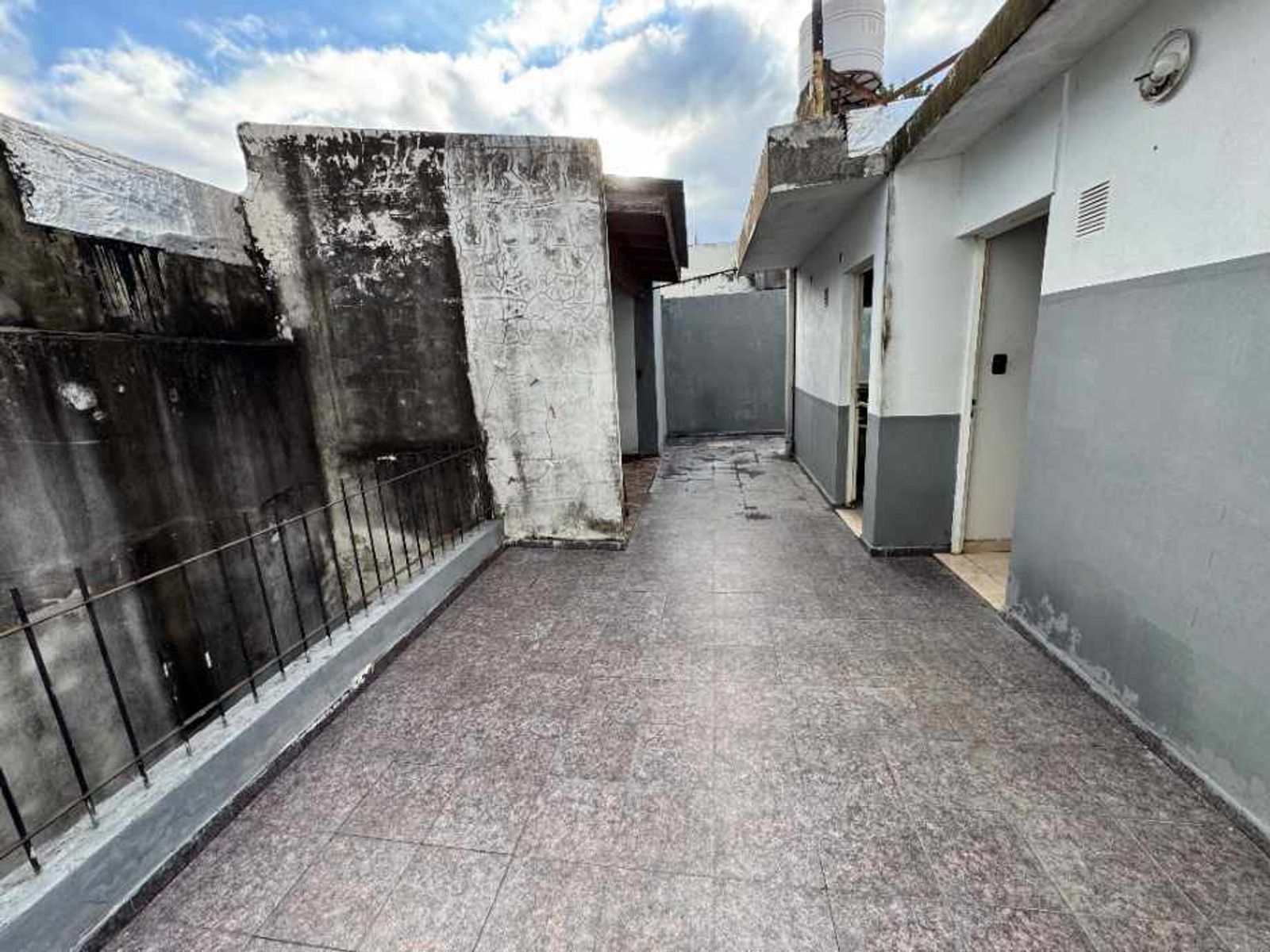 CASA PH DE 3 AMBIENTES EN VENTA - MORON CENTRO - 17