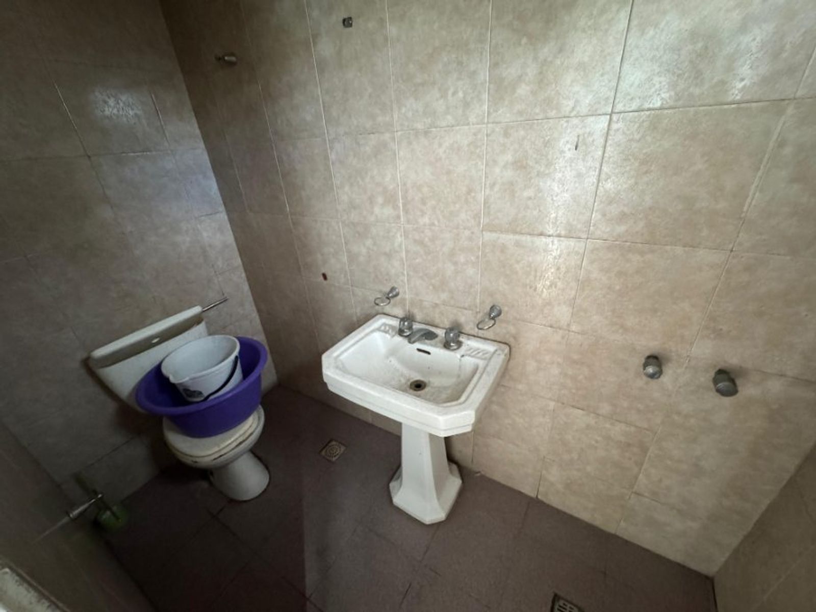 CASA PH DE 3 AMBIENTES EN VENTA - MORON CENTRO - 21
