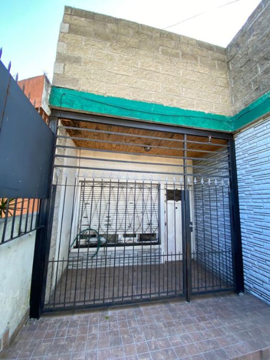CASA DE 2 AMBIENTES - 2