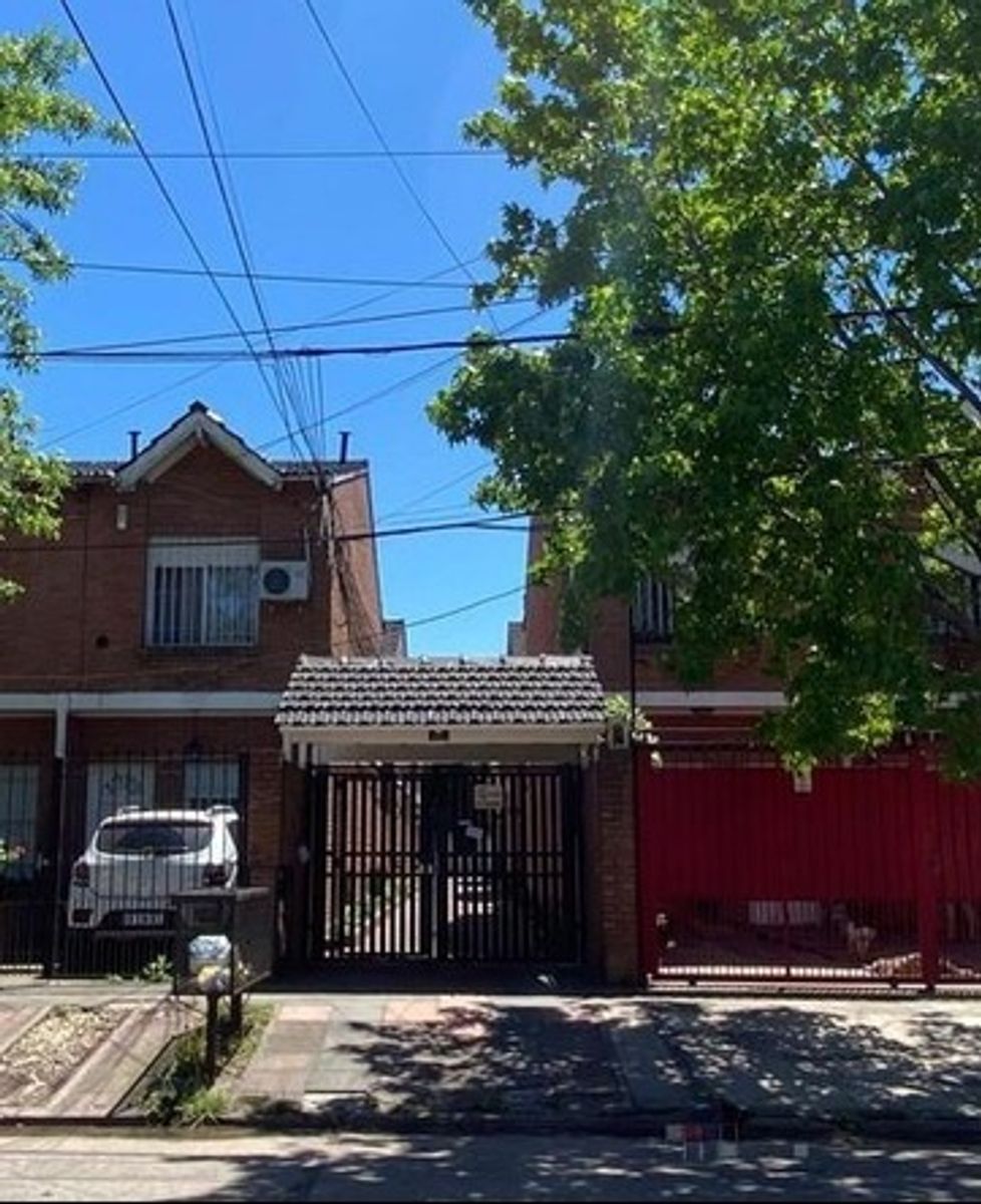 Duplex de 3 ambientes en excelente zona de Moron - 1