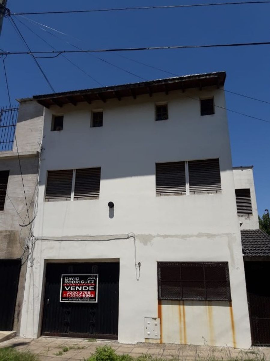 CHALET DE 4 AMBIENTES EN VENTA - MORON - 3