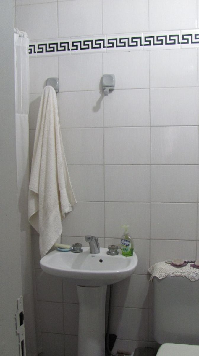 CHALET DE 4 AMBIENTES EN VENTA - MORON - 5