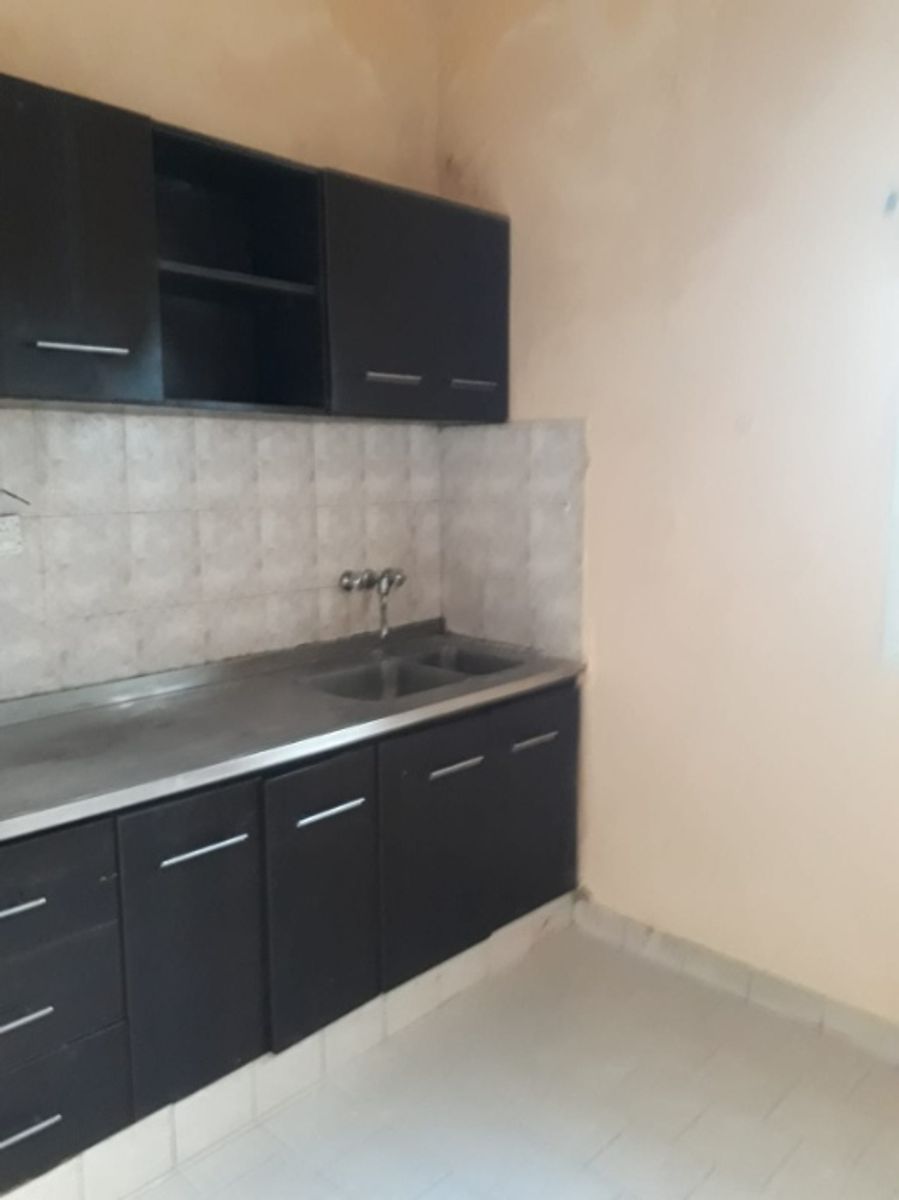CASA AMERICANA IDEAL DOS FAMILIAS EN VENTA - CASTELAR NORTE - 8