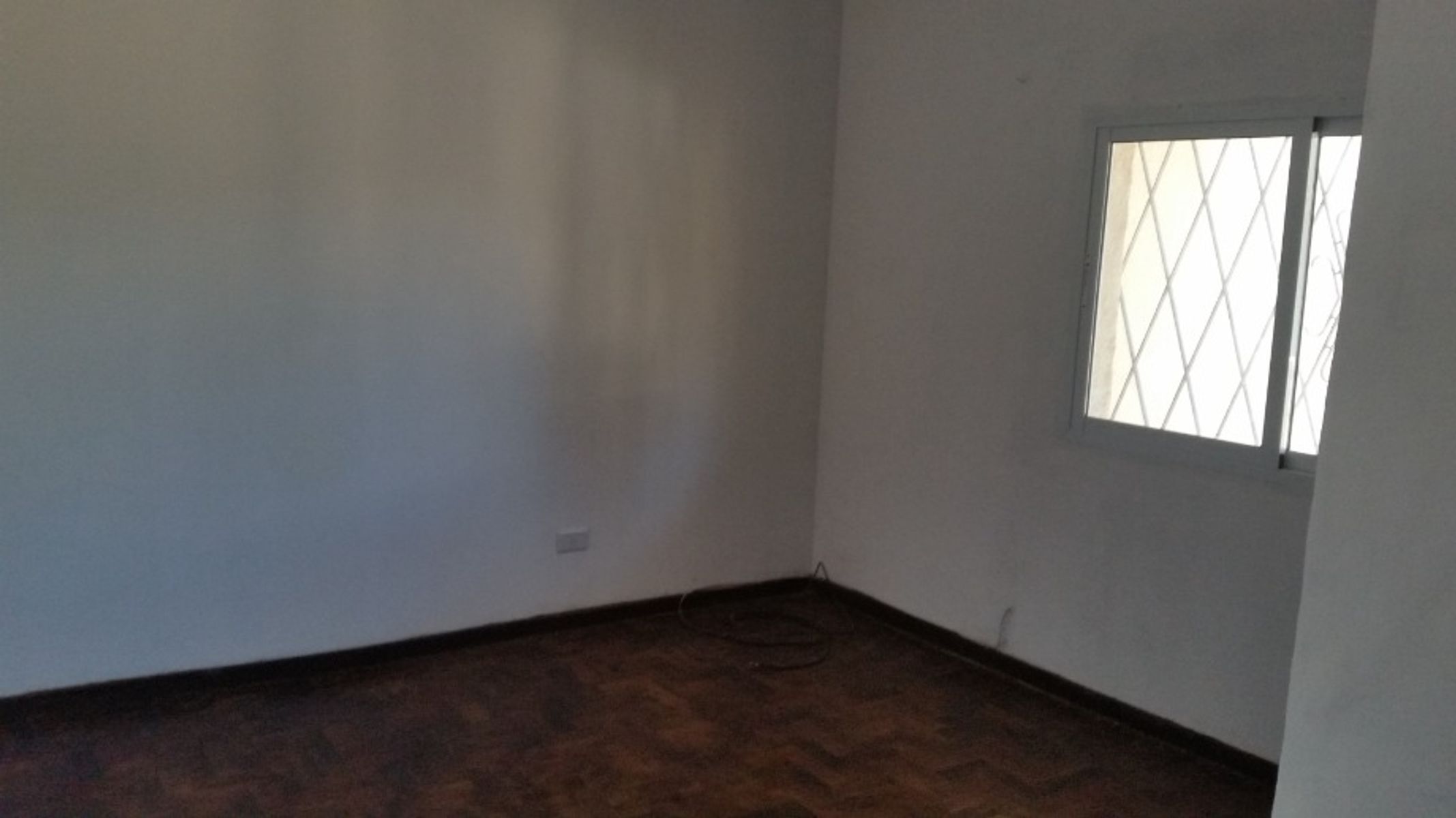 CASA AMERICANA IDEAL DOS FAMILIAS EN VENTA - CASTELAR NORTE - 10