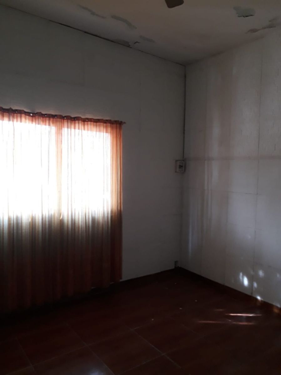 CASA AMERICANA IDEAL DOS FAMILIAS EN VENTA - CASTELAR NORTE - 11