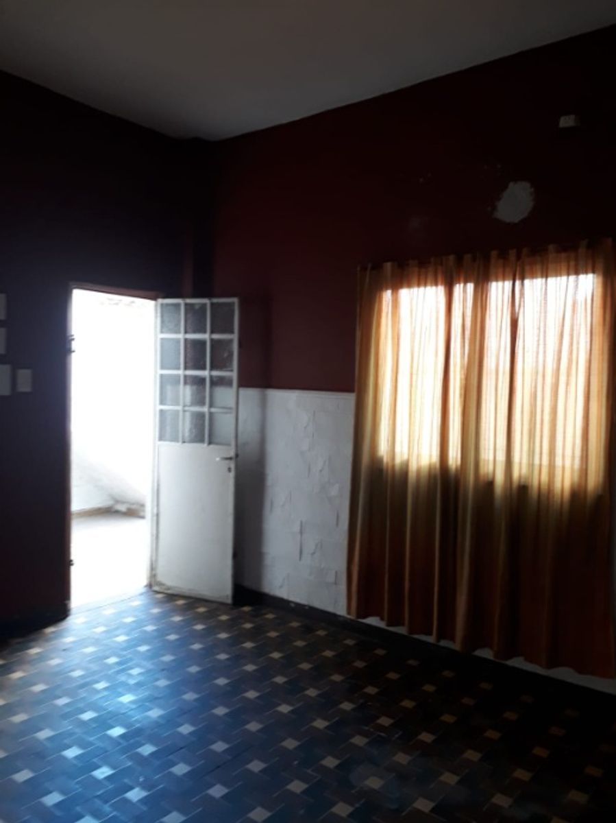 CASA AMERICANA IDEAL DOS FAMILIAS EN VENTA - CASTELAR NORTE - 14