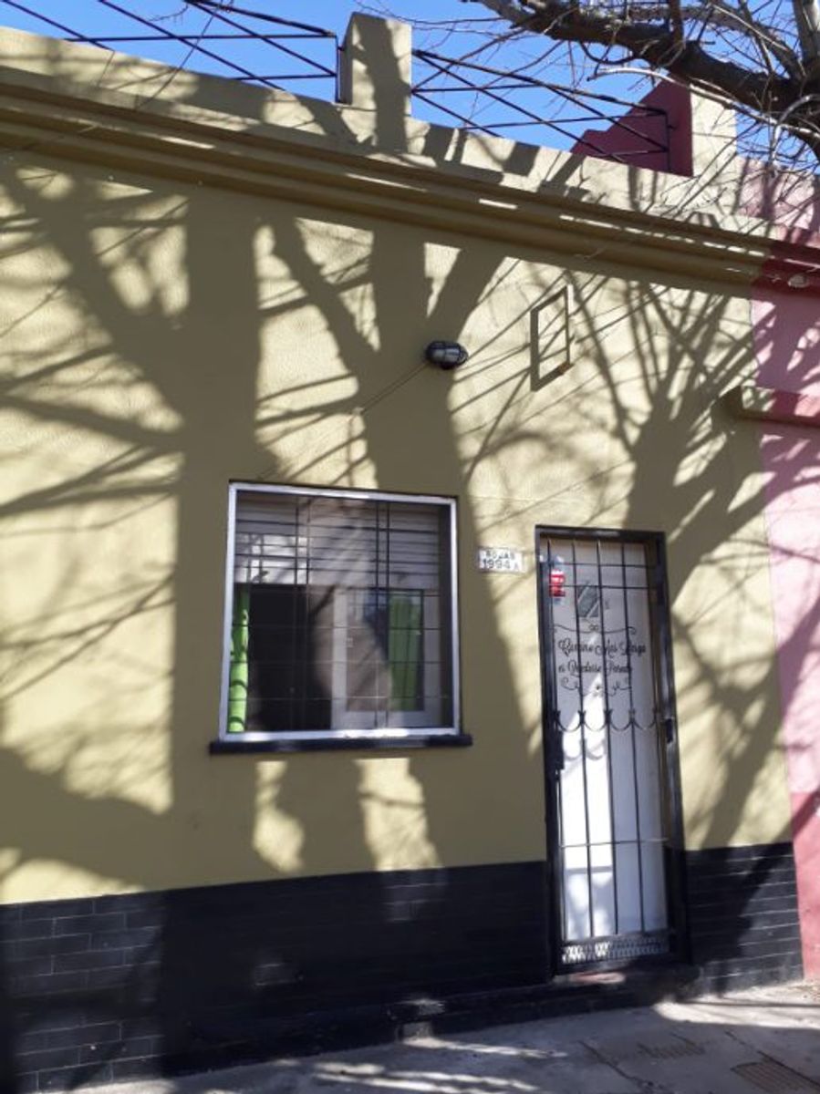 CASA AMERICANA IDEAL DOS FAMILIAS EN VENTA - CASTELAR NORTE - 20