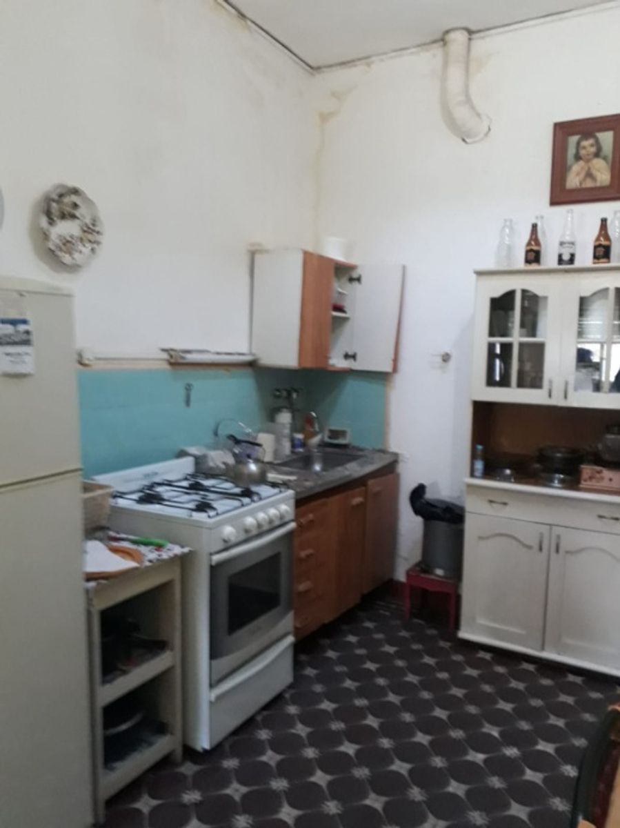 CASA AMERICANA IDEAL DOS FAMILIAS EN VENTA - CASTELAR NORTE - 24