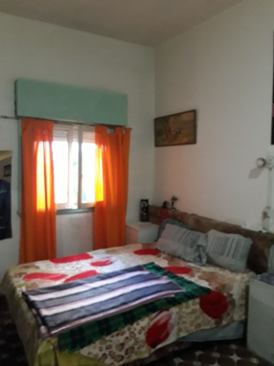 CASA AMERICANA IDEAL DOS FAMILIAS EN VENTA - CASTELAR NORTE - 28