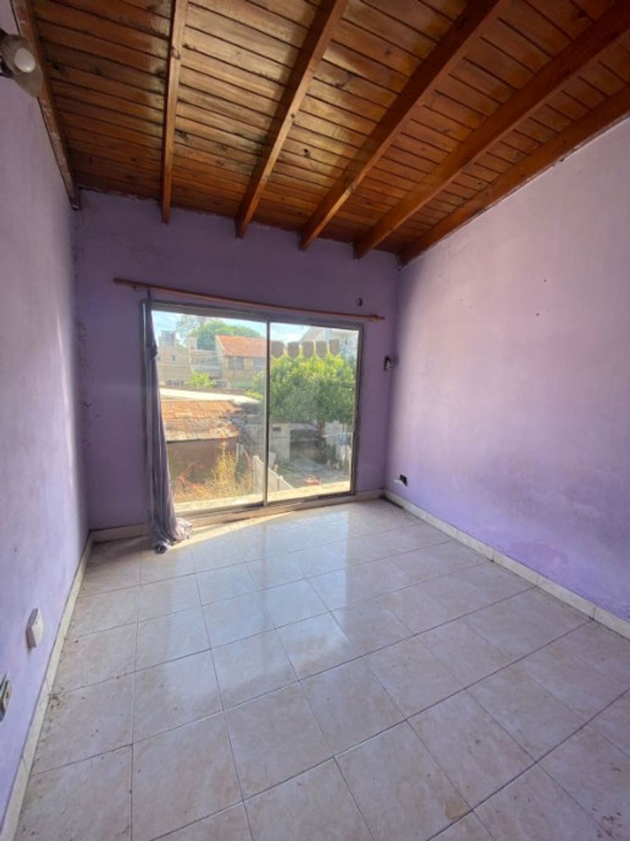 CASA MUTIFAMILIAR EN VENTA - CASTELAR NORTE - 8