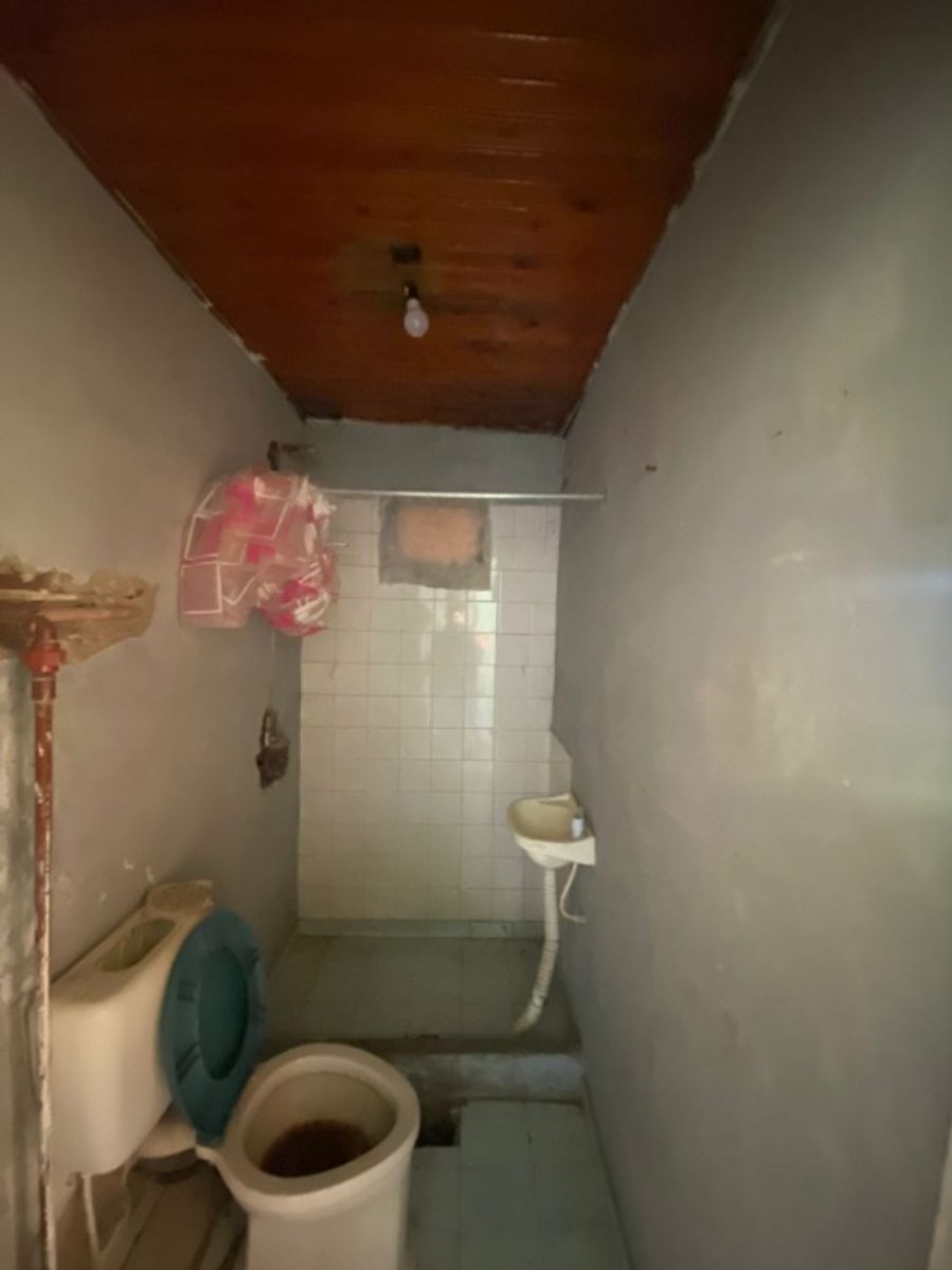 CASA MUTIFAMILIAR EN VENTA - CASTELAR NORTE - 14