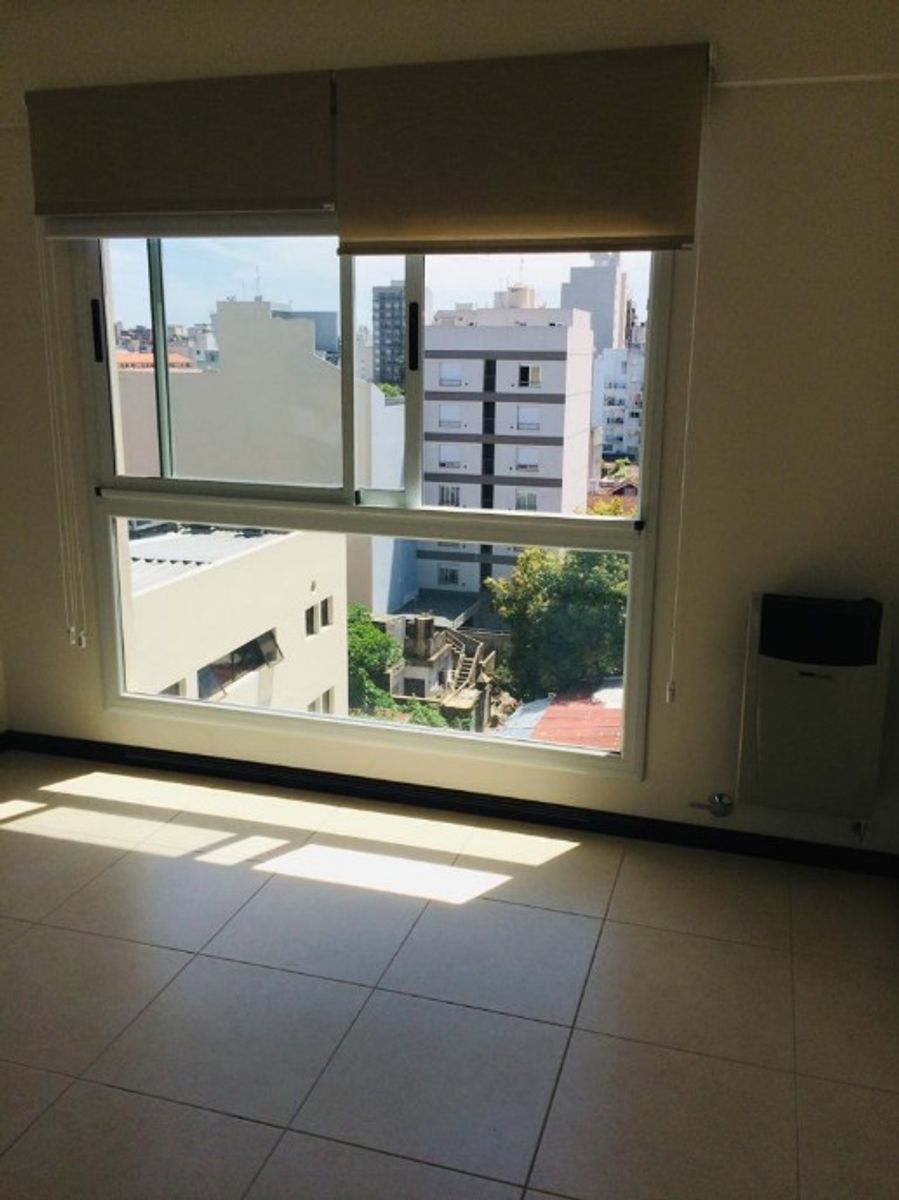 DEPARTAMENTO DE 2 AMBIENTES CON COCHERA EN VENTA - MORON CENTRO - 7