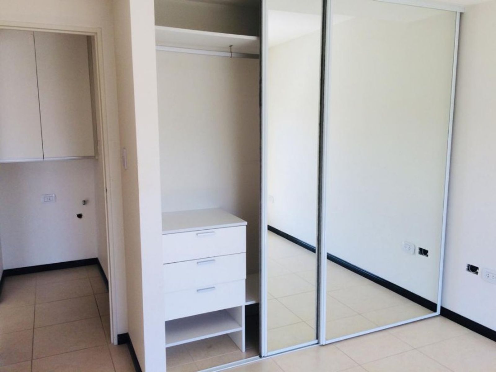DEPARTAMENTO DE 2 AMBIENTES CON COCHERA EN VENTA - MORON CENTRO - 9