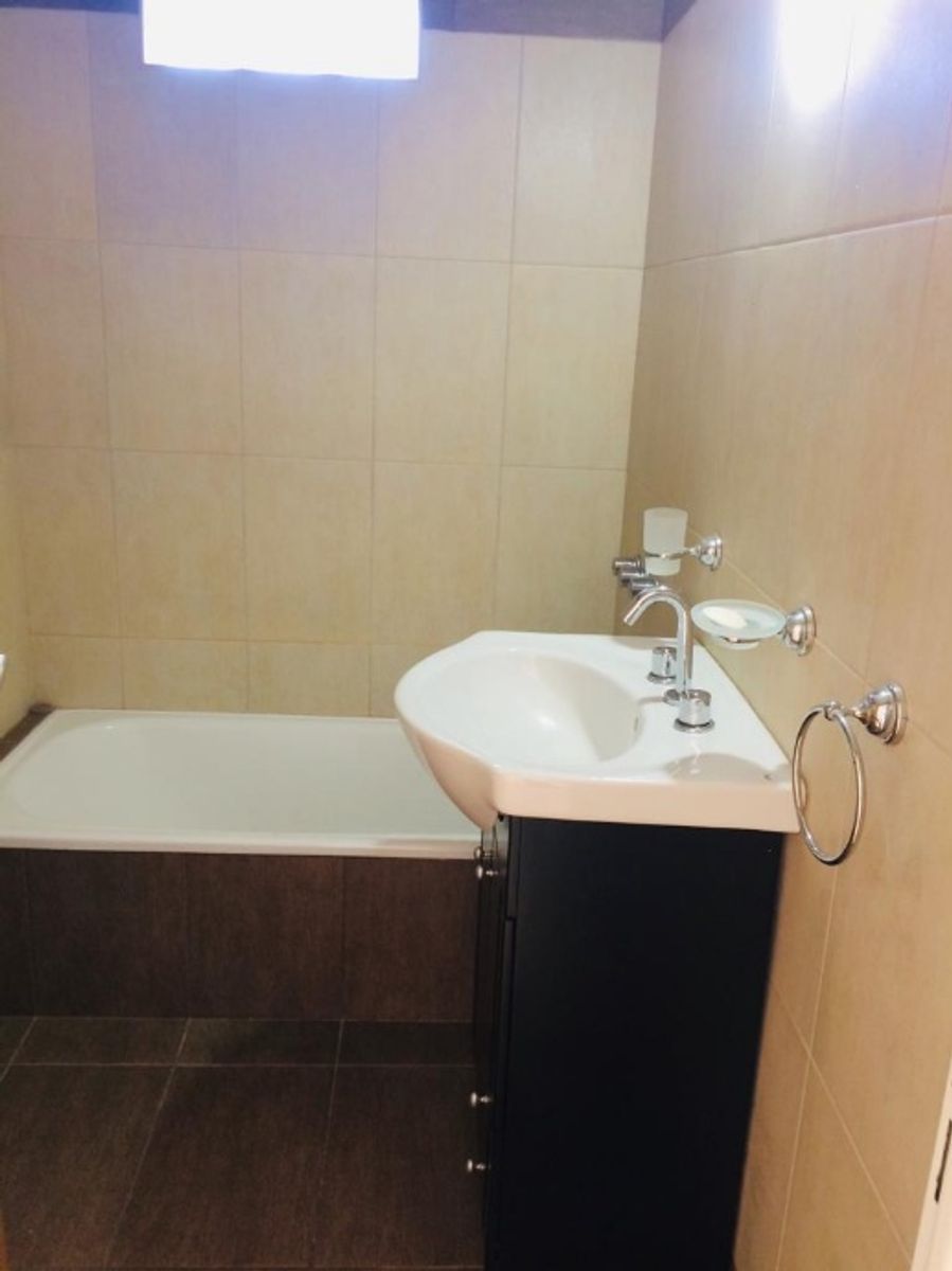 DEPARTAMENTO DE 2 AMBIENTES CON COCHERA EN VENTA - MORON CENTRO - 10