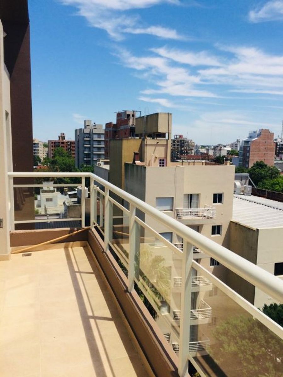 DEPARTAMENTO DE 2 AMBIENTES CON COCHERA EN VENTA - MORON CENTRO - 11