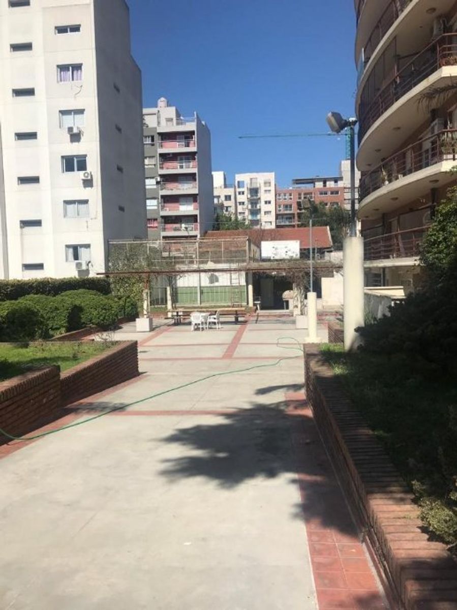 DEPARTAMENTO DE 2 AMBIENTES EN VENTA - MORON CENTRO - 21