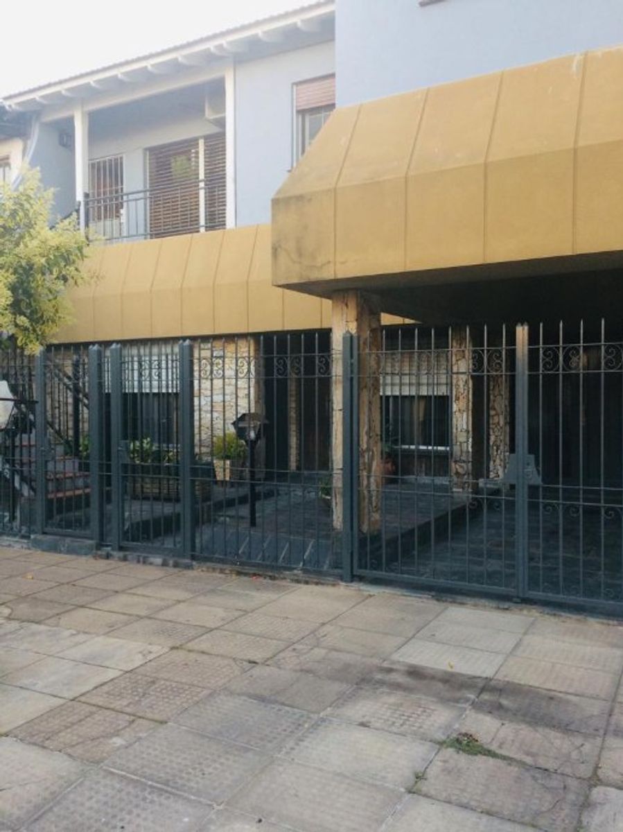 Chalet PH de 3 ambientes - 1