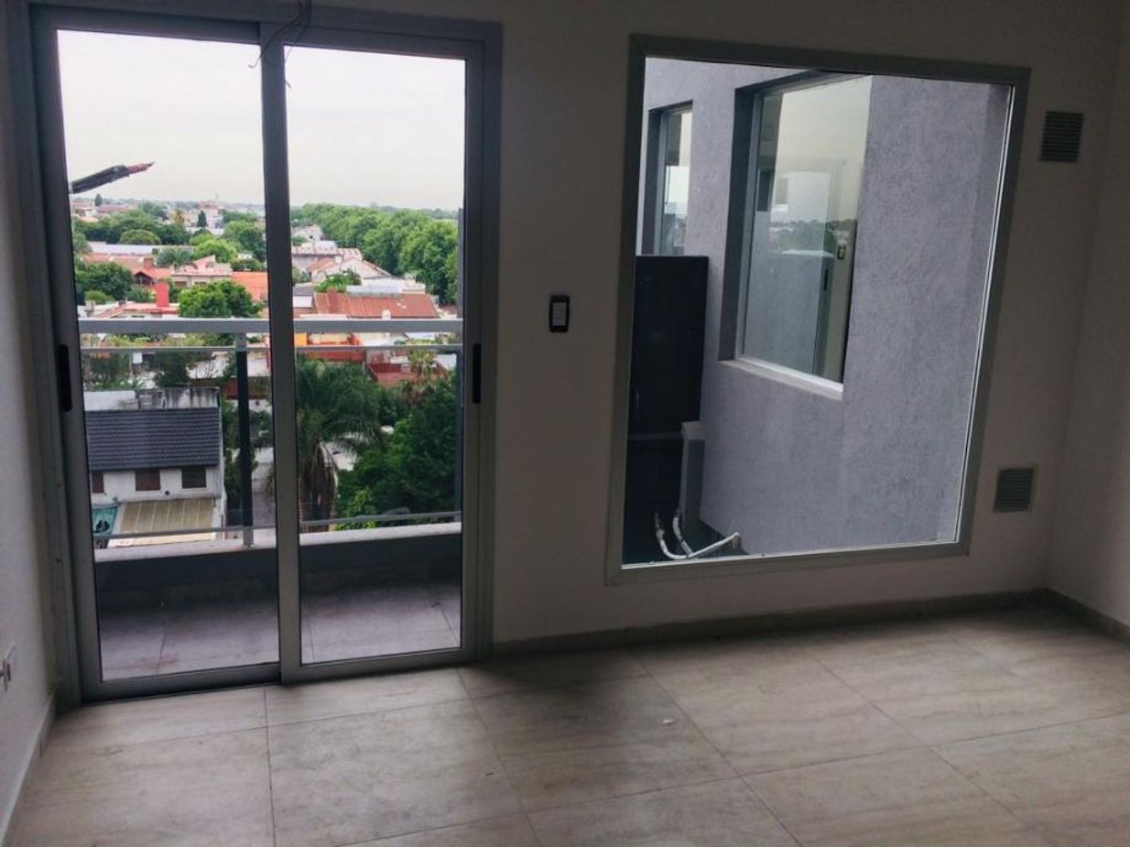 DEPARTAMENTO DE 3 AMBIENTES EN VENTA - MORON - 3