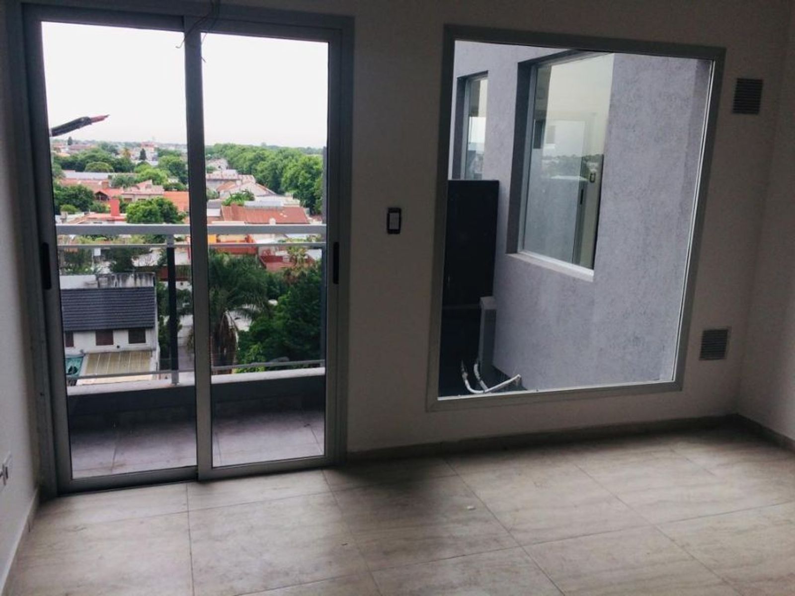 DEPARTAMENTO DE 3 AMBIENTES EN VENTA - MORON - 4