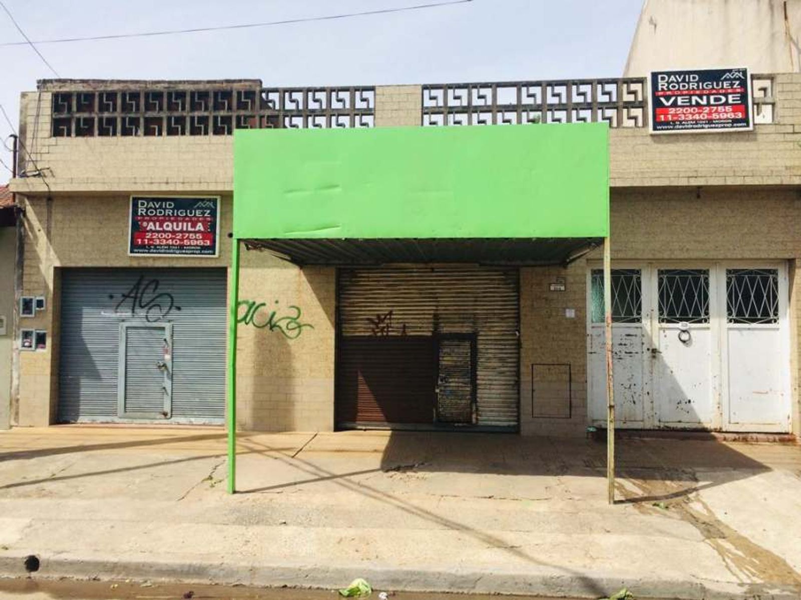 CASA AMERICANA DE 3 AMBIENTES + 2 LOCALES EN VENTA - MORON SUR - 1