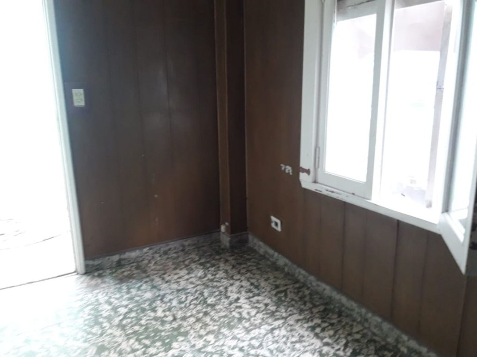CASA AMERICANA DE 3 AMBIENTES + 2 LOCALES EN VENTA - MORON SUR - 2