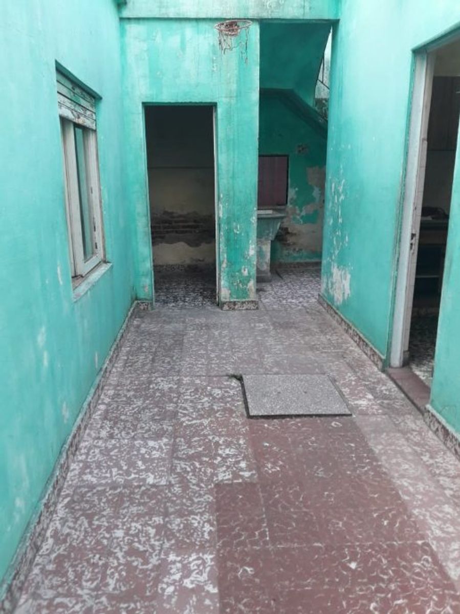 CASA AMERICANA DE 3 AMBIENTES + 2 LOCALES EN VENTA - MORON SUR - 7