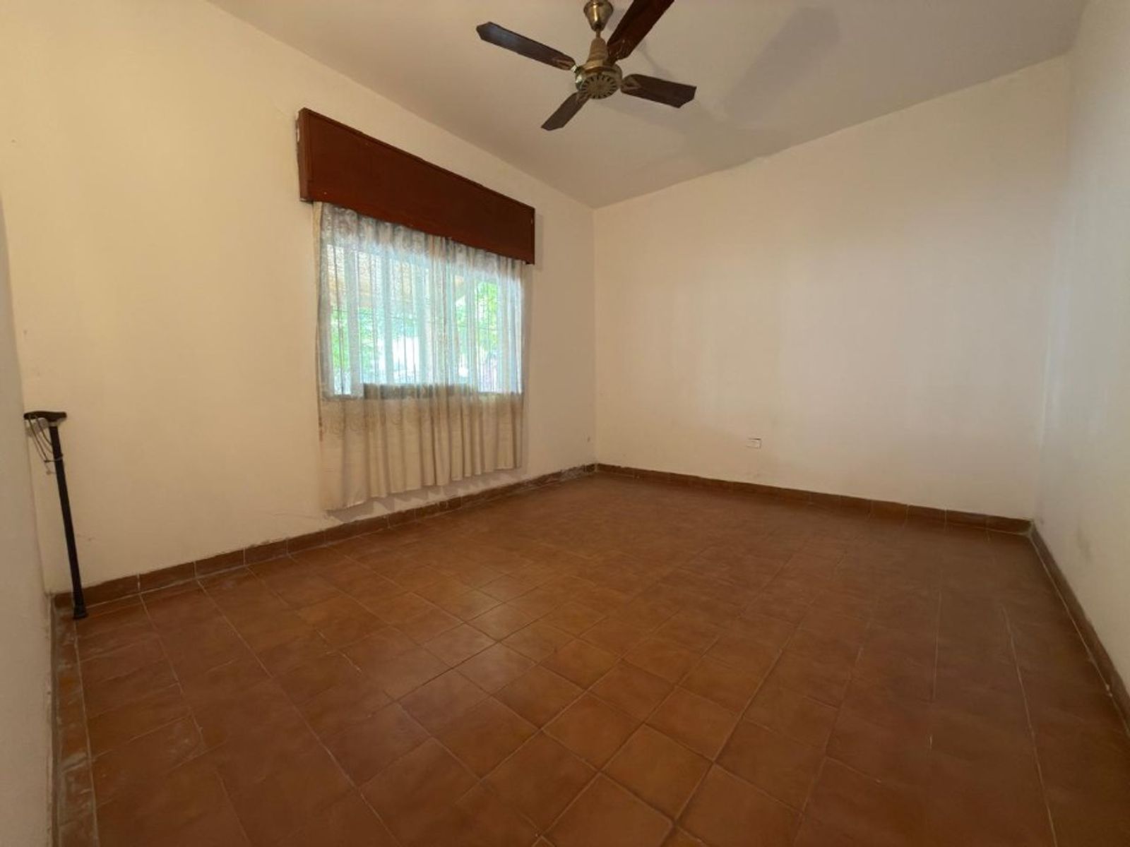 CASA CON 3 LOCALES COMERCIALES EN VENTA EN MORON SUR - 11