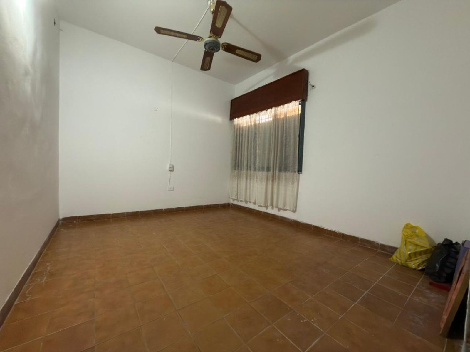 CASA CON 3 LOCALES COMERCIALES EN VENTA EN MORON SUR - 15