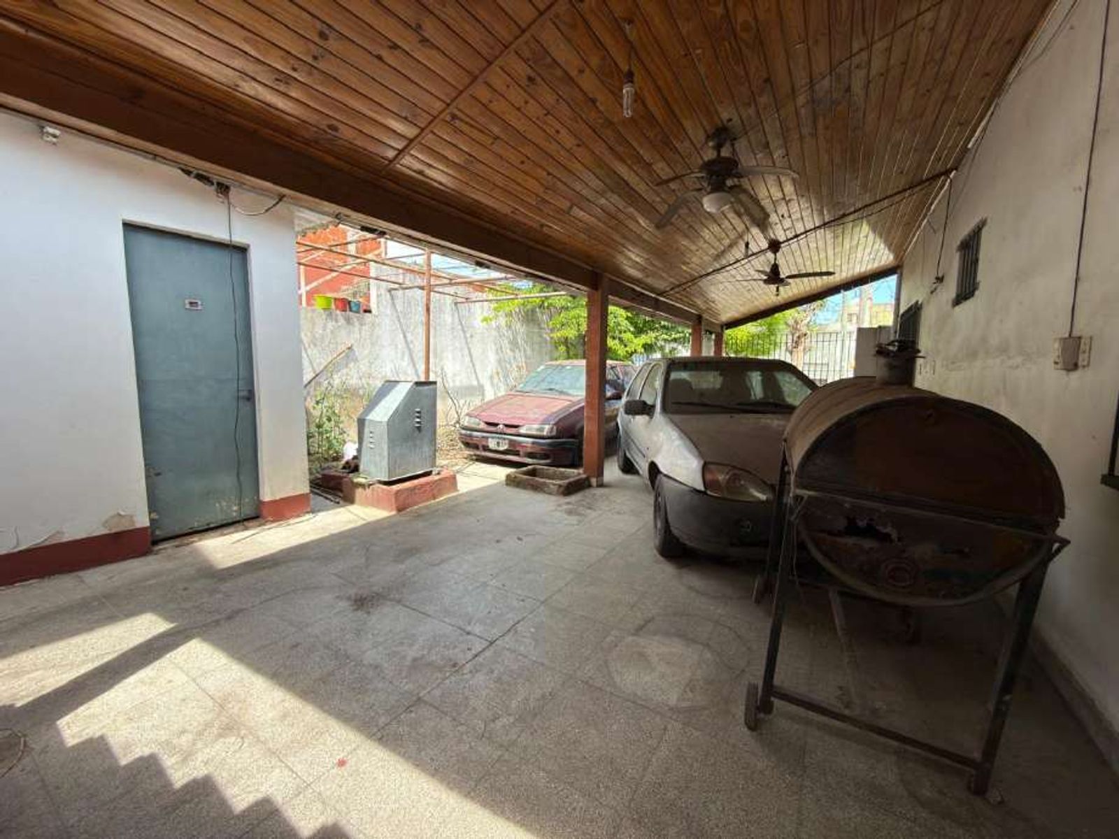 CASA CON 3 LOCALES COMERCIALES EN VENTA EN MORON SUR - 20