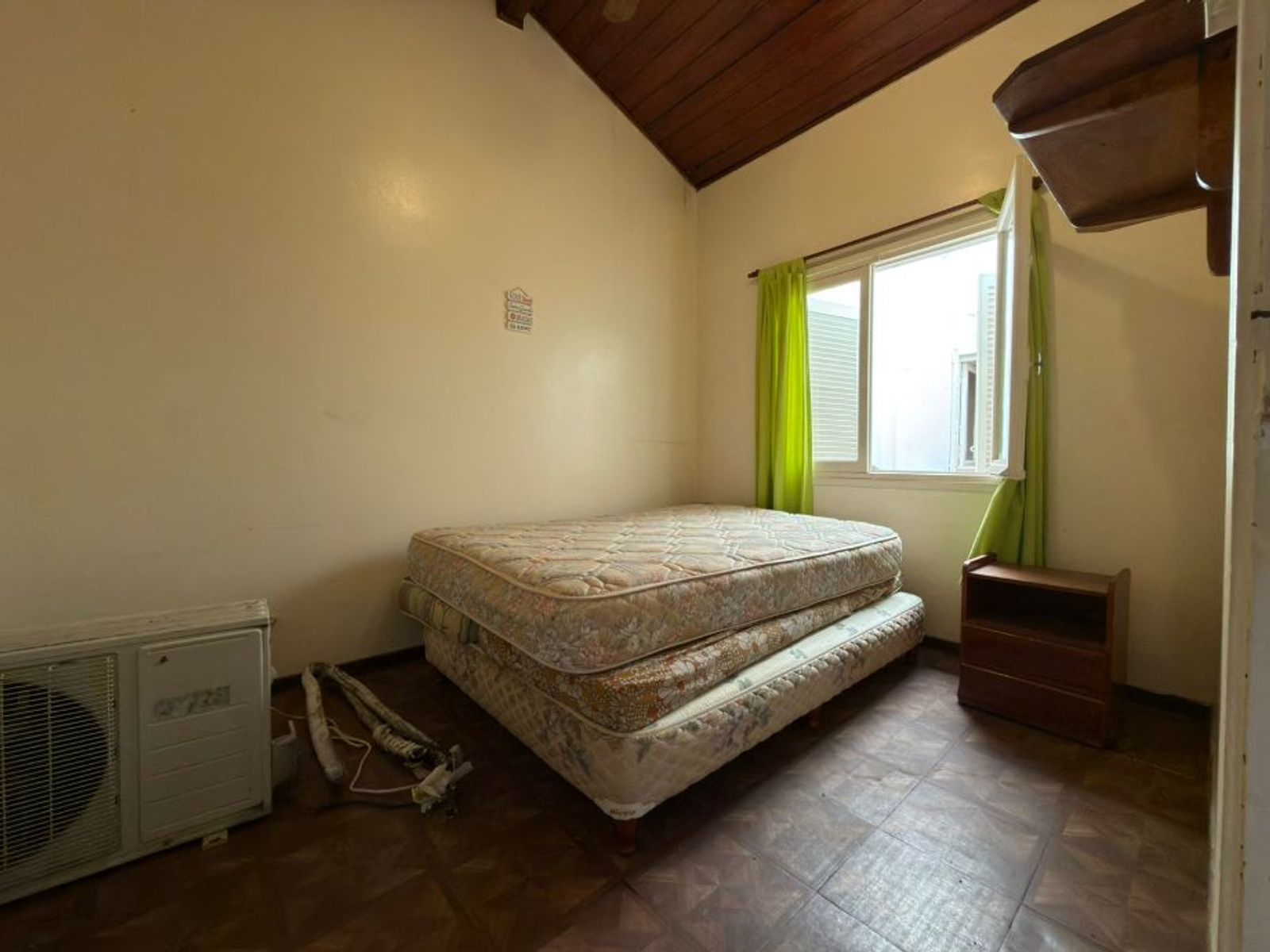 CHALET DE 6 AMBIENTES EN ESQUINA - 7