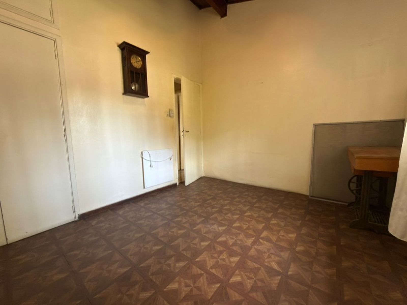 CHALET DE 6 AMBIENTES EN ESQUINA - 11