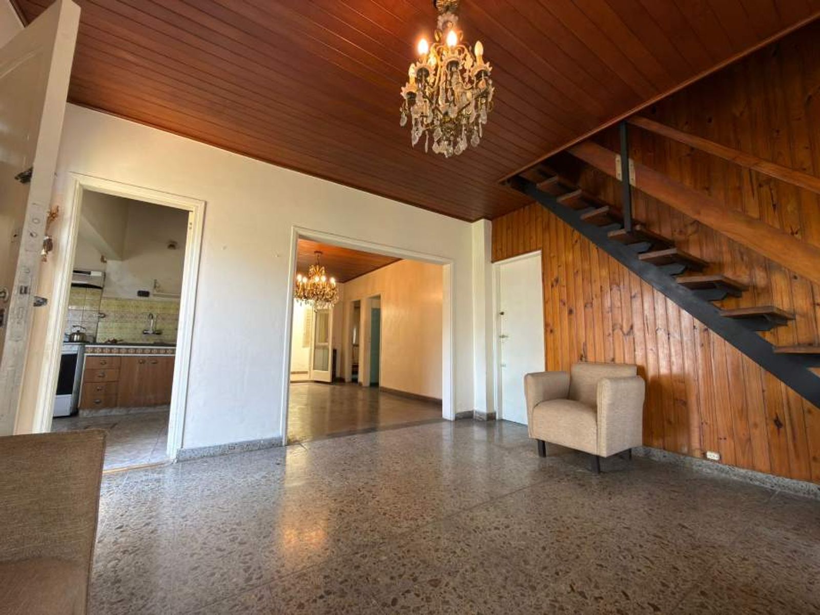 CHALET DE 6 AMBIENTES EN ESQUINA - 16