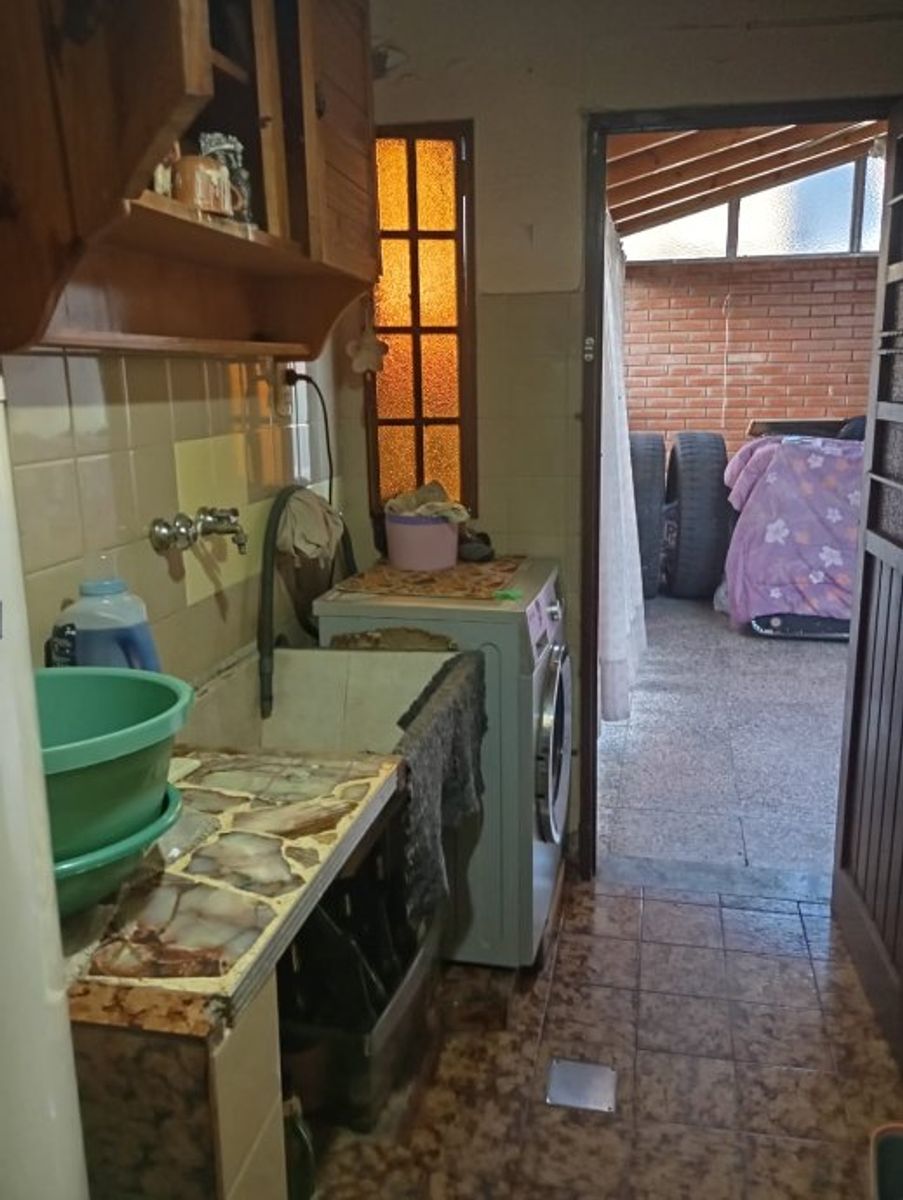 CHALET DE 4 AMBIENTES EN VENTA - MORON - 11