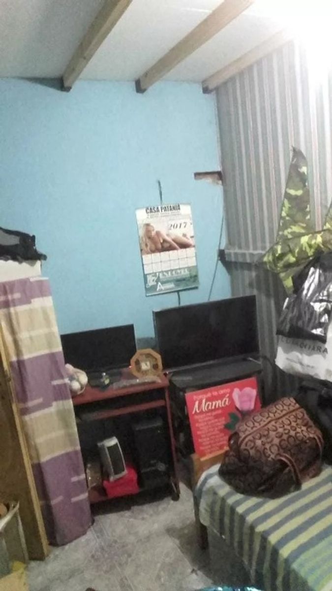 CASA DE 4 AMBIENTES EN VENTA - CASTELAR SUR - 8