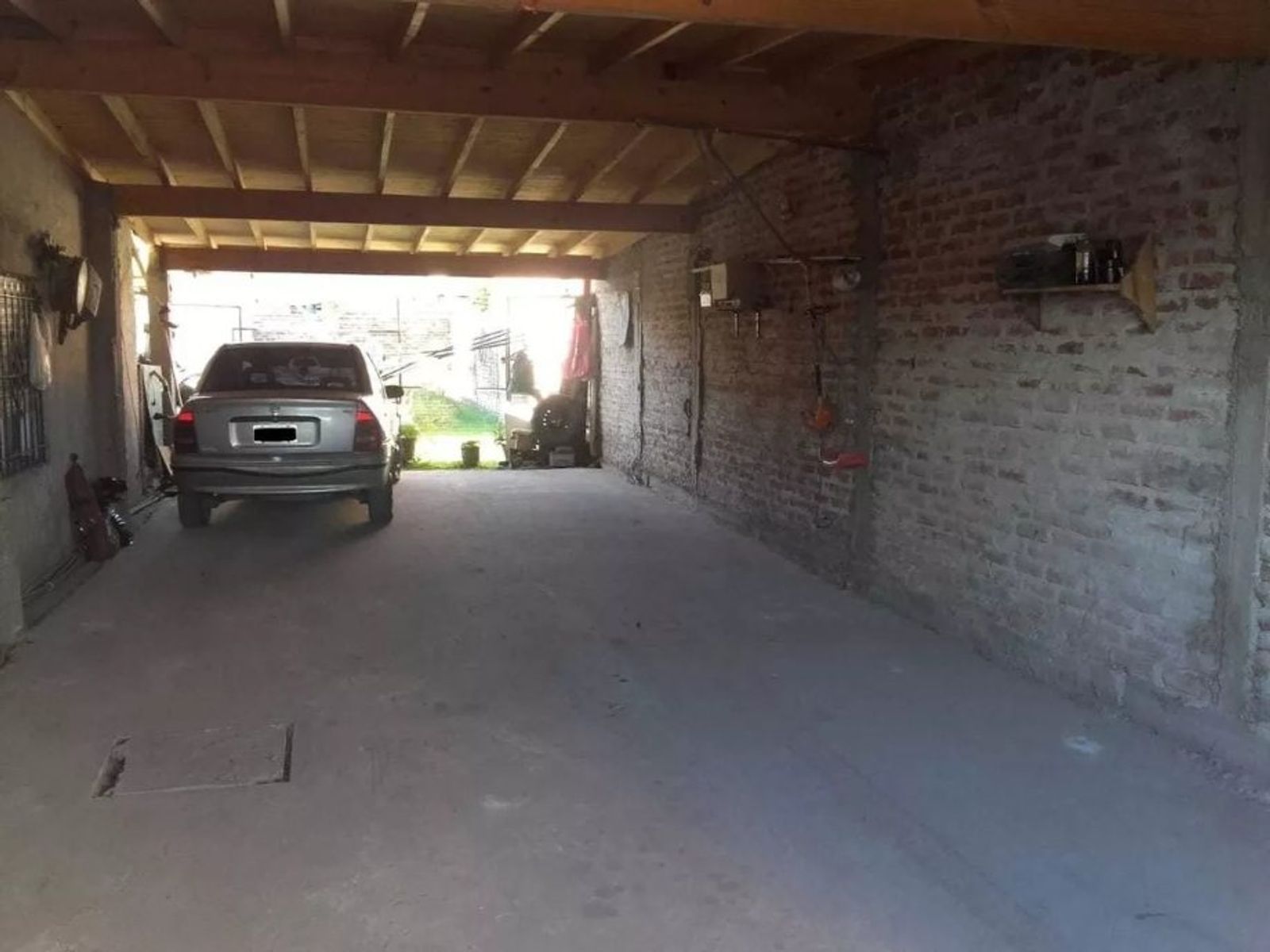 CASA DE 4 AMBIENTES EN VENTA - CASTELAR SUR - 11