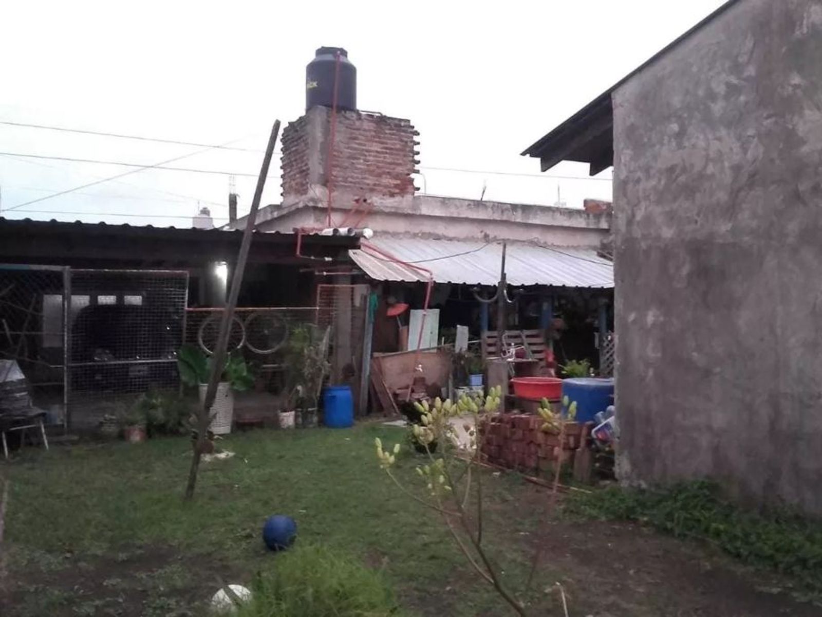 CASA DE 4 AMBIENTES EN VENTA - CASTELAR SUR - 12