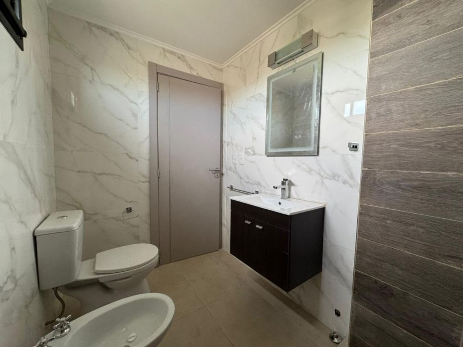 EXCELENTE DEPARTAMENTO A ESTRENAR CON PATIO TERRAZA Y COCHERA - 11