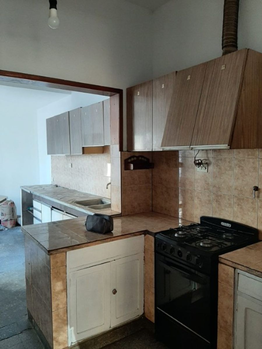 CHALET DE 4 AMBIENTES EN VENTA - VILLA TESEI - 8