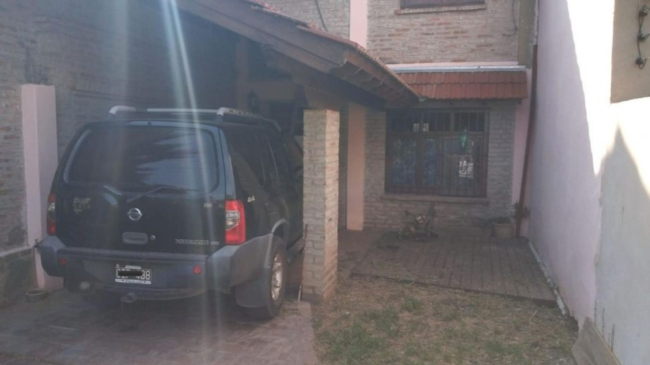 CHALET DE 5 AMBIENTES EN VENTA - ITUZAINGO - 2