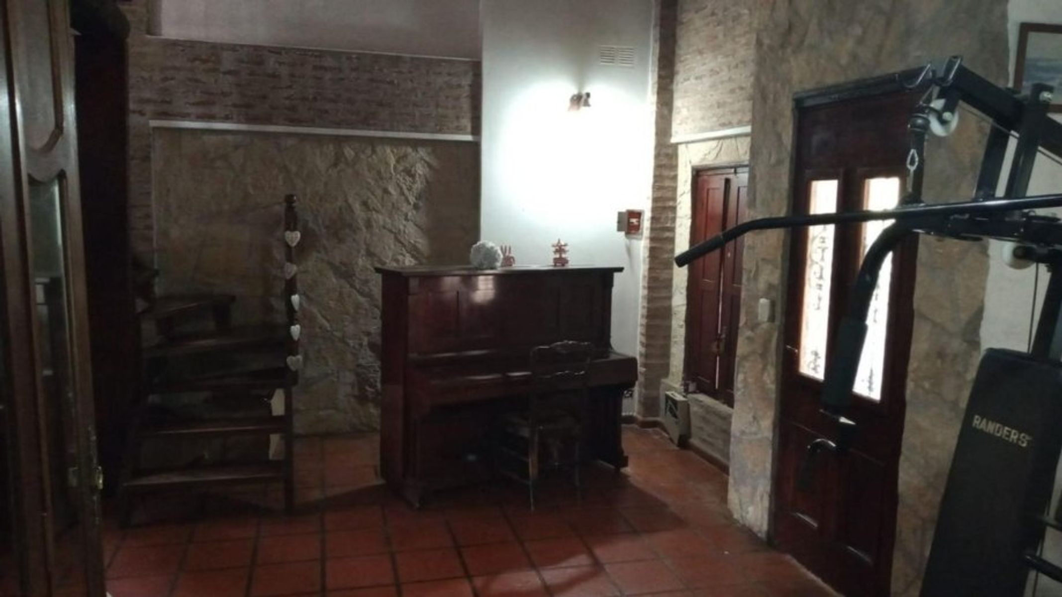 CHALET DE 5 AMBIENTES EN VENTA - ITUZAINGO - 4