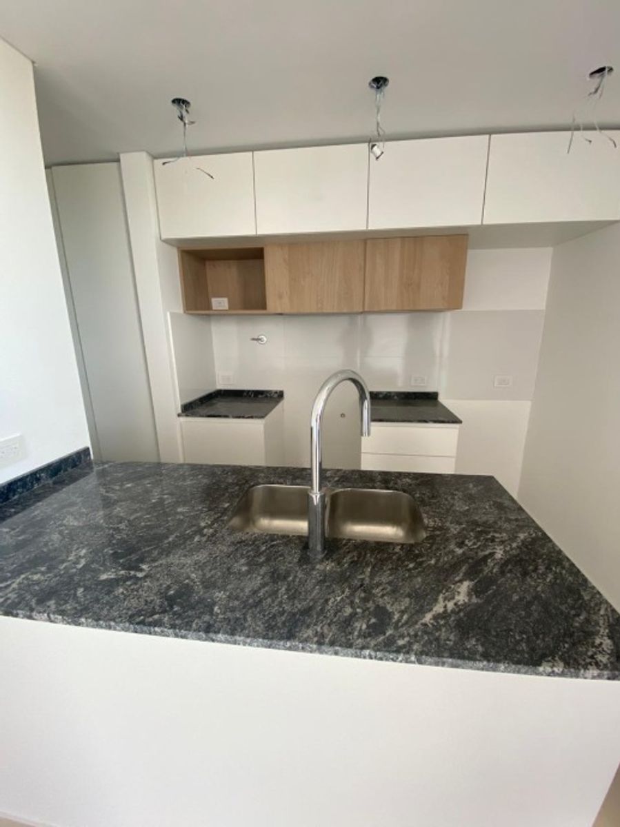 DEPARTAMENTO 3 AMBIENTES A ESTRENAR EN VENTA - MORON - 3
