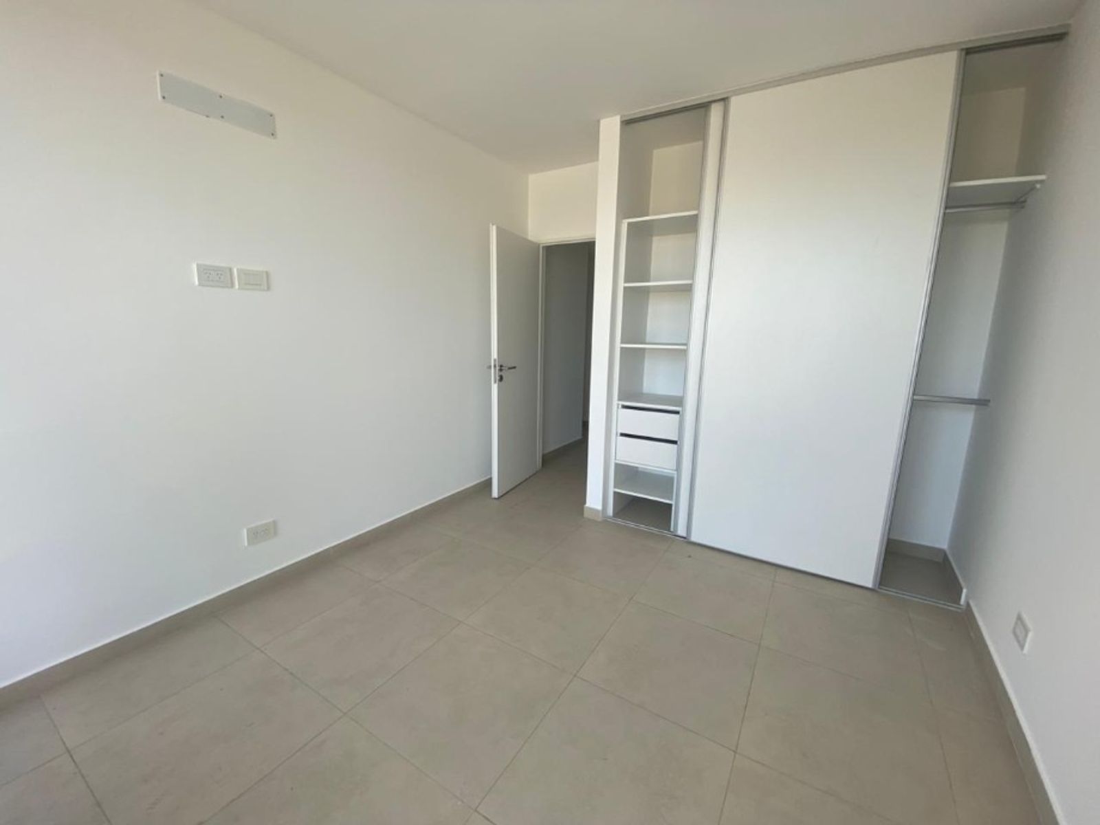 DEPARTAMENTO 3 AMBIENTES A ESTRENAR EN VENTA - MORON - 6
