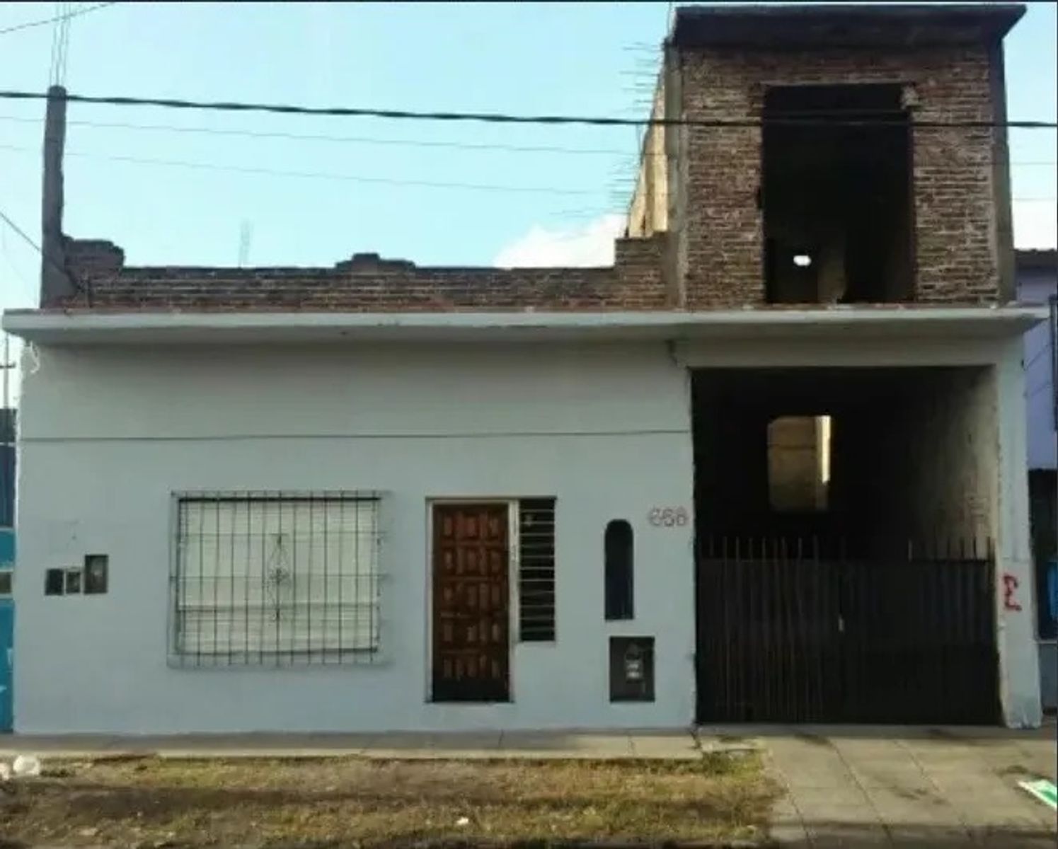 CASA CON LOCAL EN VENTA - MORON SUR - 2