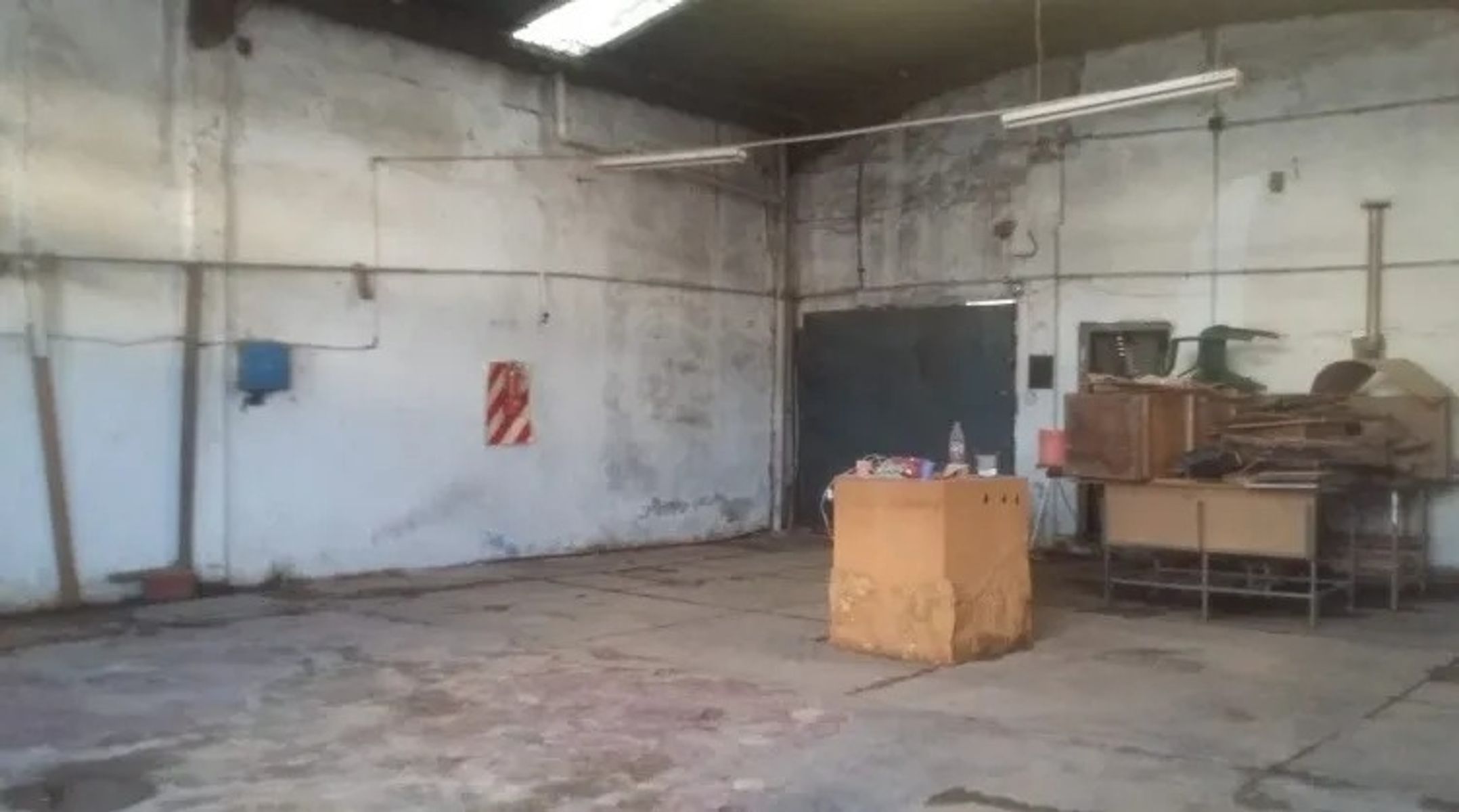 CASA CON LOCAL EN VENTA - MORON SUR - 5