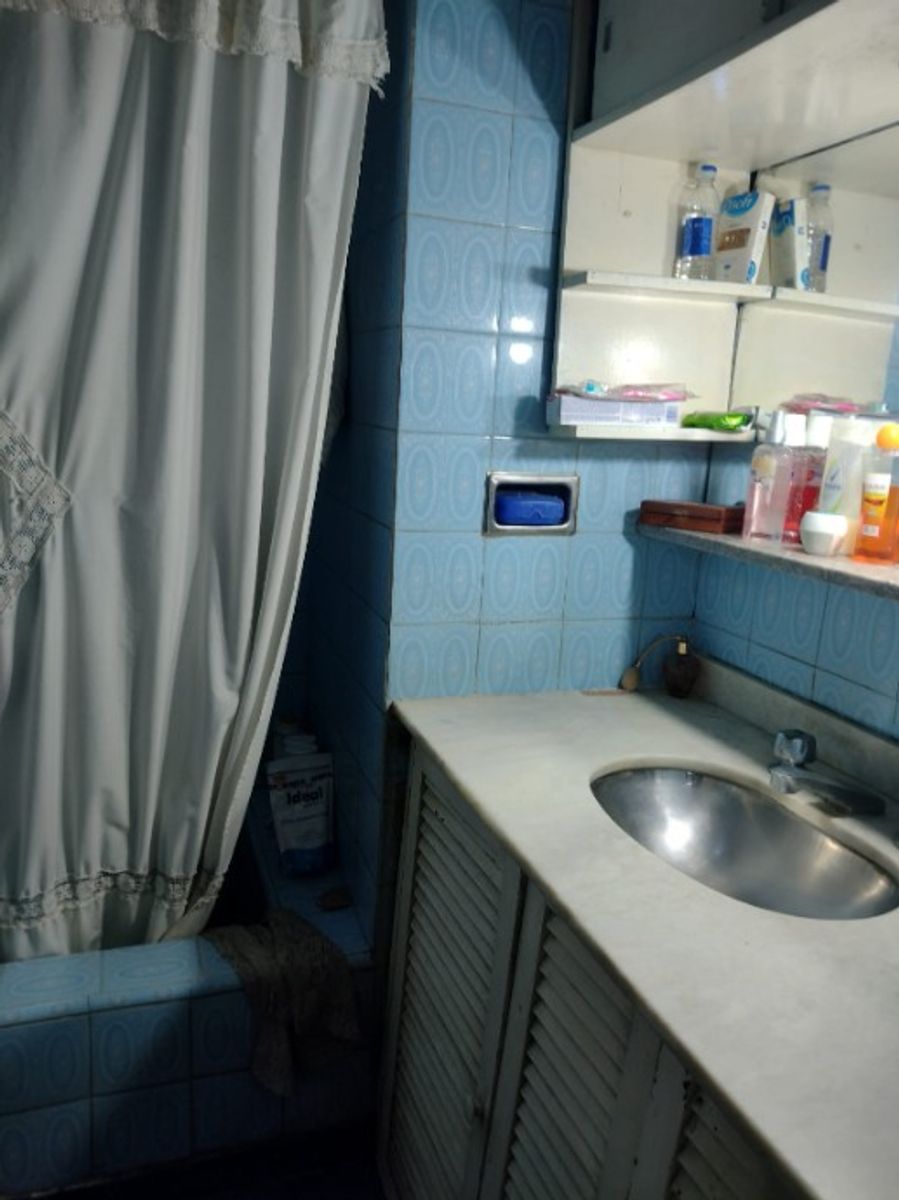 CASA EN VENTA IDEAL PARA 2 FAMILIAS -MORON - 7
