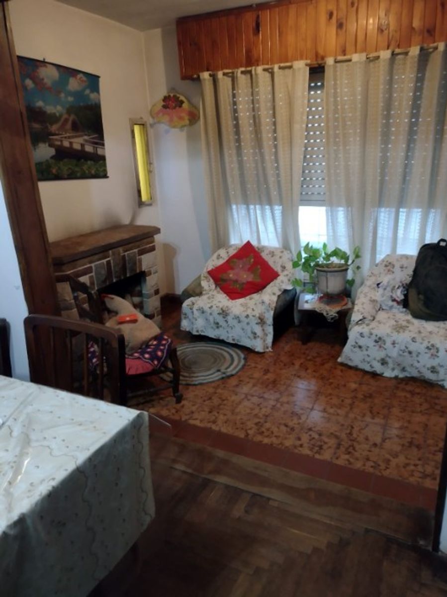 CASA EN VENTA IDEAL PARA 2 FAMILIAS -MORON - 11