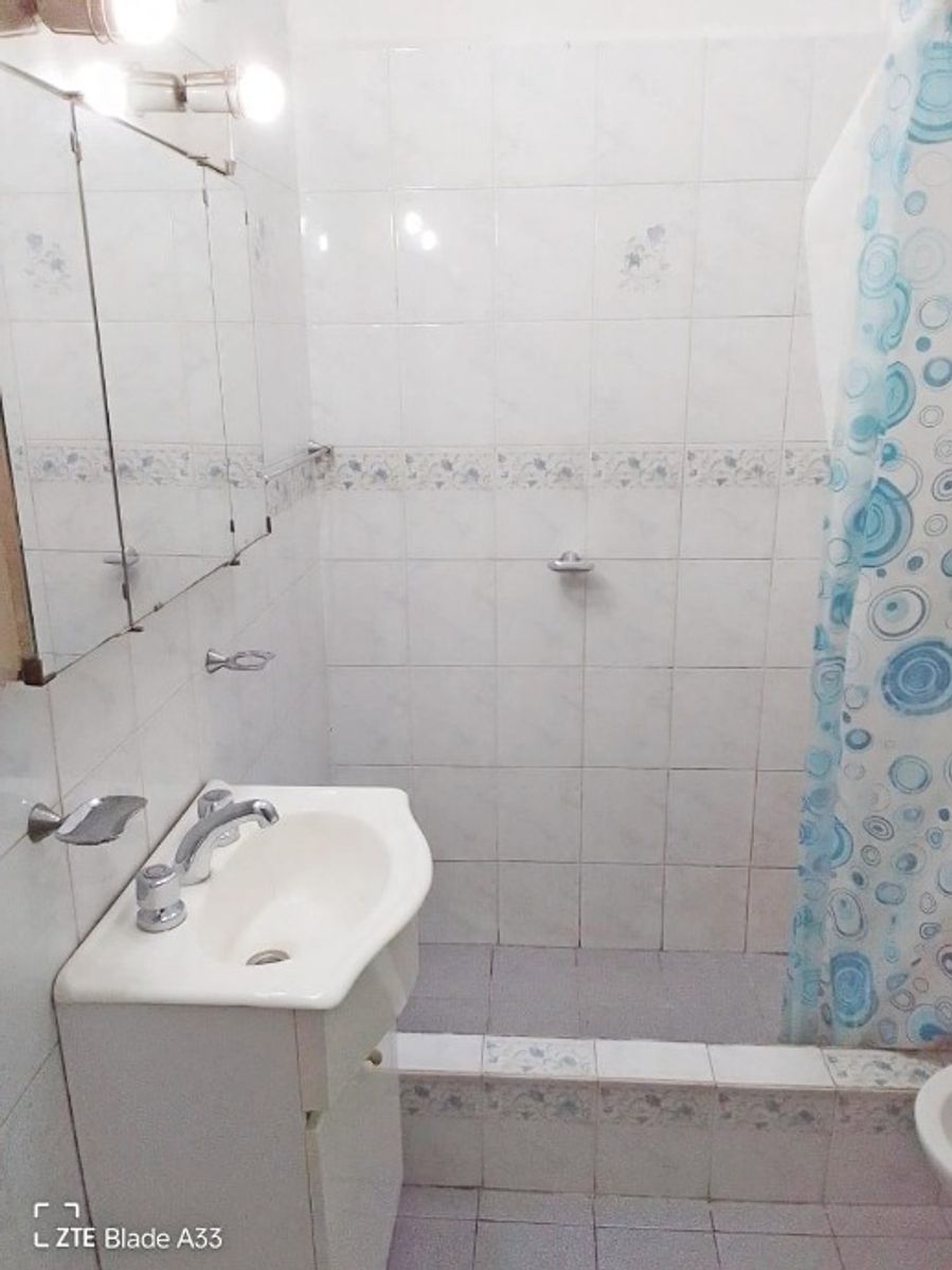 CASA AMERICANA EN MORON SUR - 8