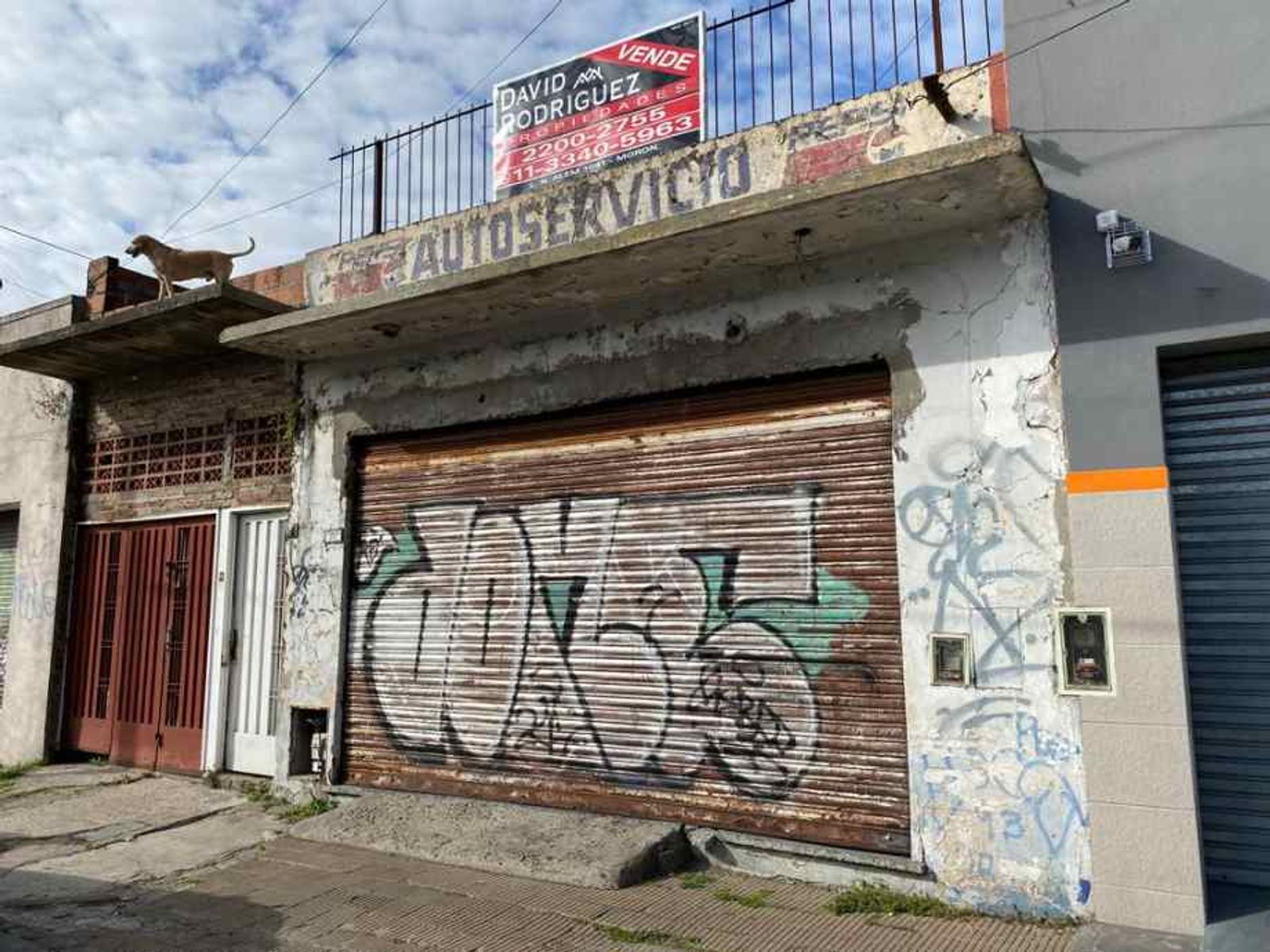 LOCAL PARA DEPOSITO CON VIVIENDA DE 3 AMBIENTES - MORON CENTRO - 2