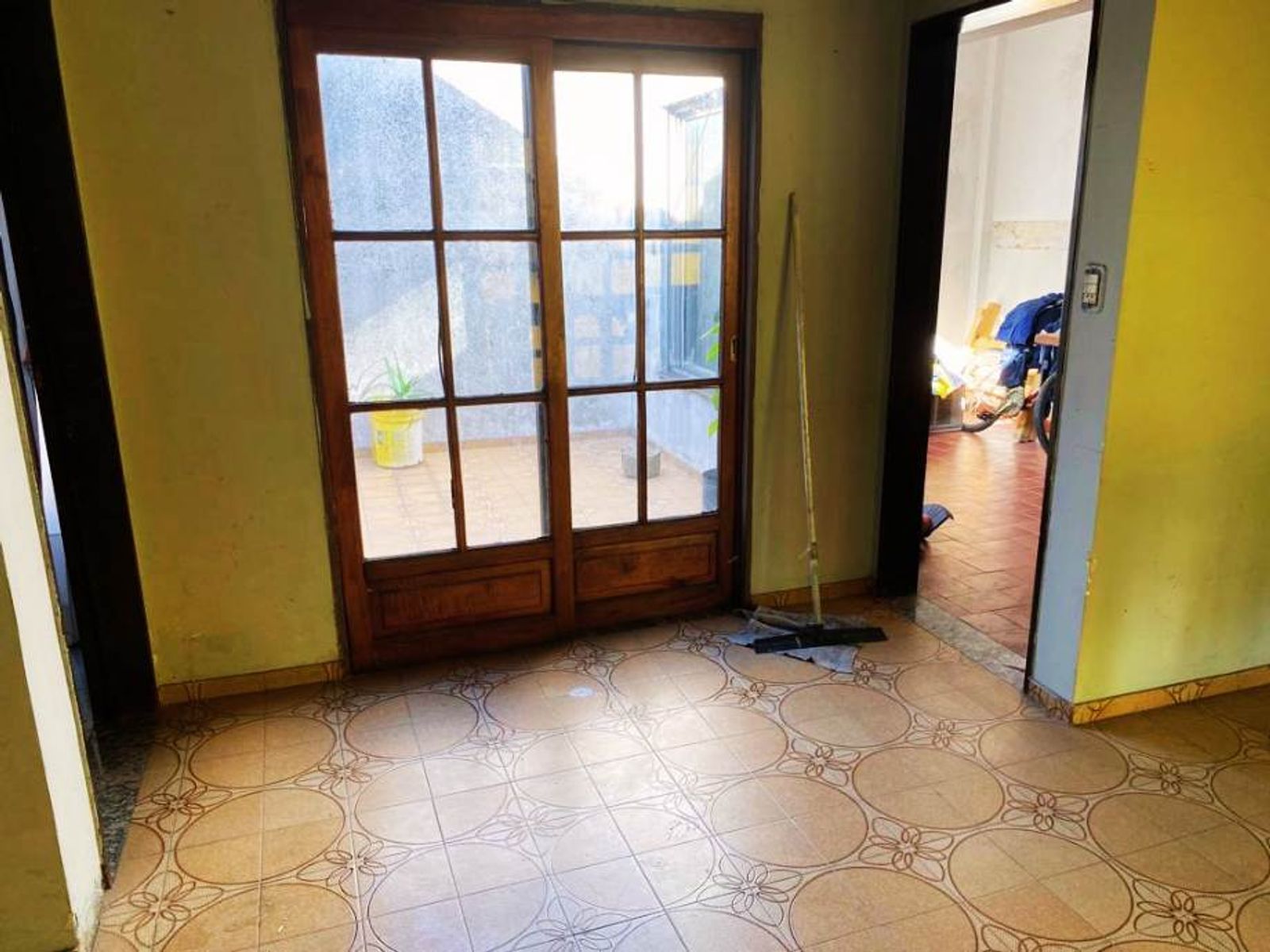 LOCAL PARA DEPOSITO CON VIVIENDA DE 3 AMBIENTES - MORON CENTRO - 4