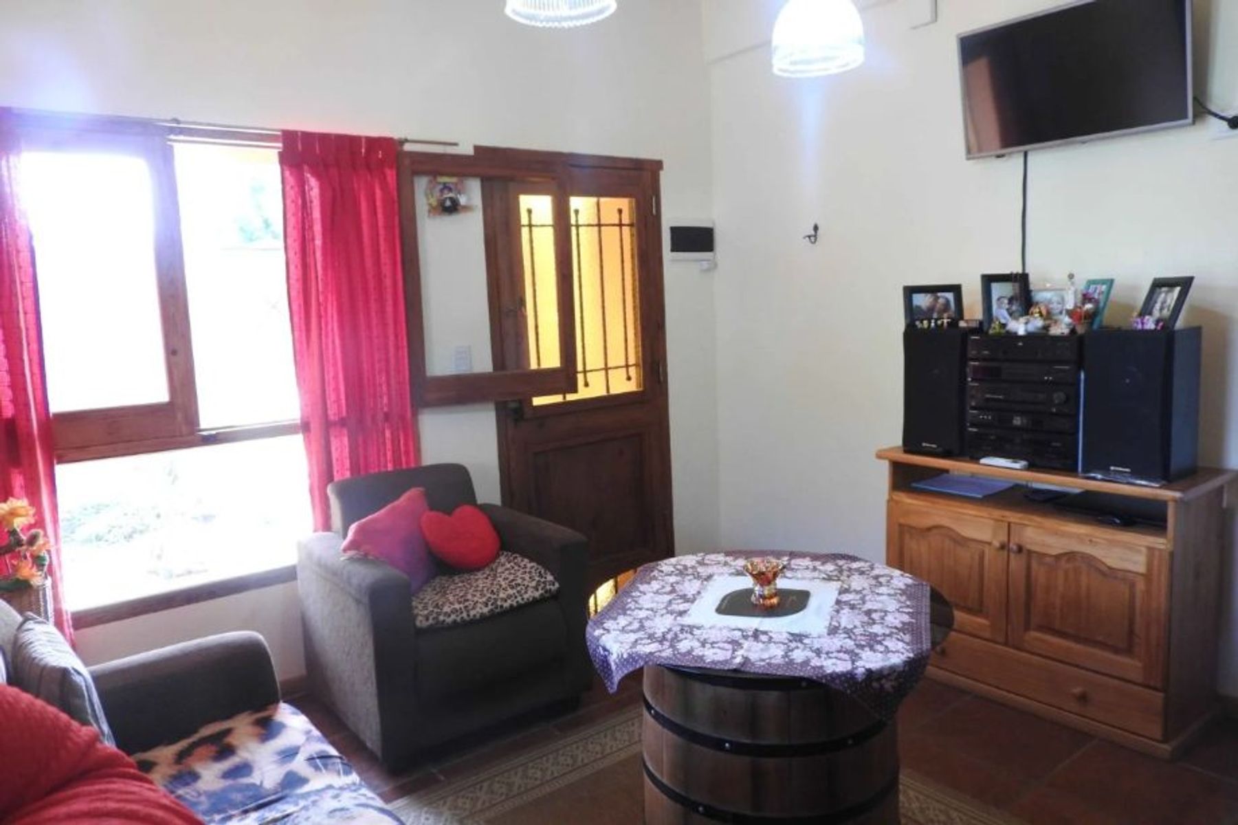 CASA DE 3 AMBIENTES EN VENTA - PERMUTA POR DEPARTAMENTO-VILLA TESEI - 2
